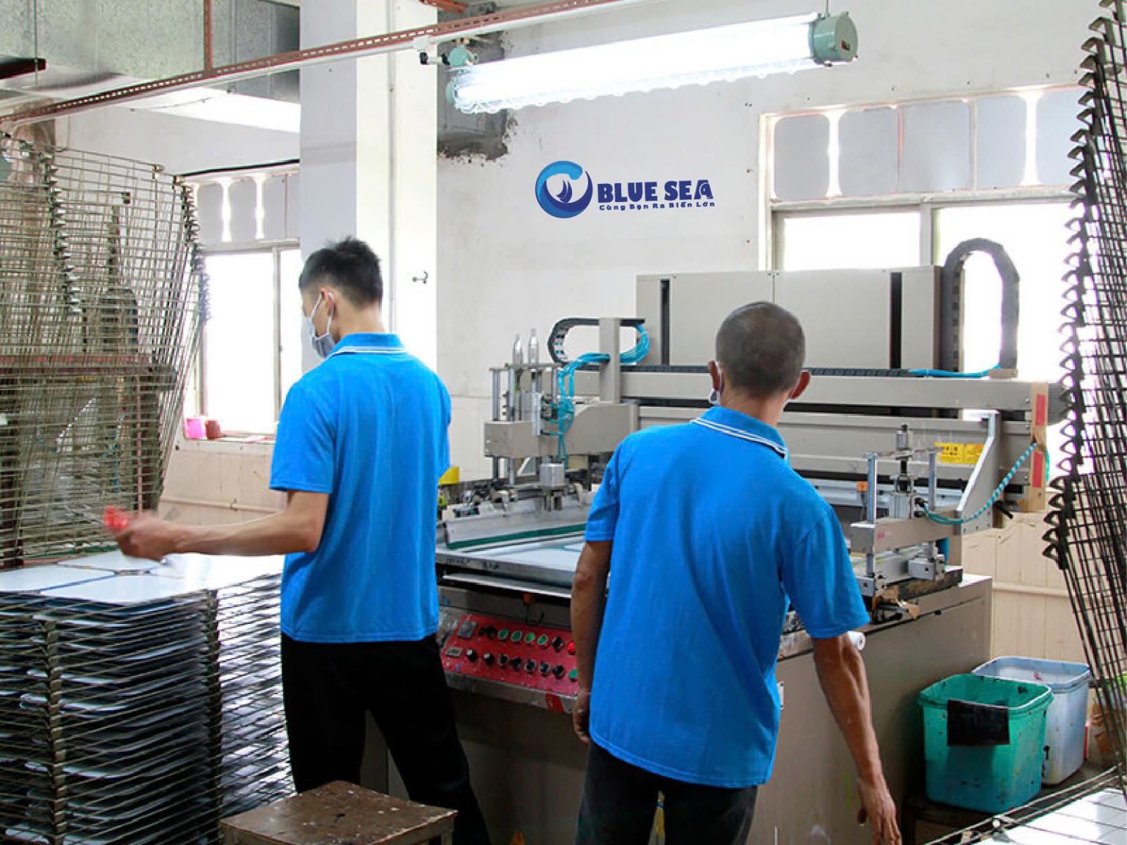 Quy trình gia công mũ bảo hiểm tại xưởng Blue Sea