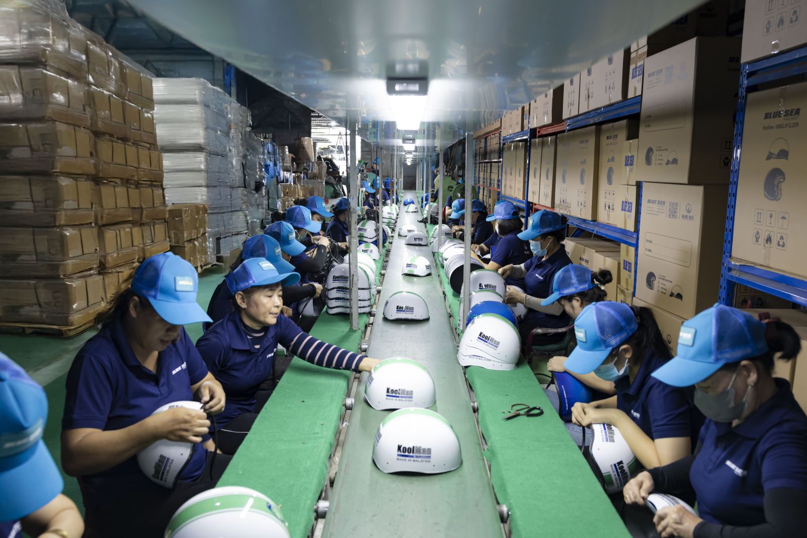 Xưởng sản xuất mũ bảo hiểm tại HCM