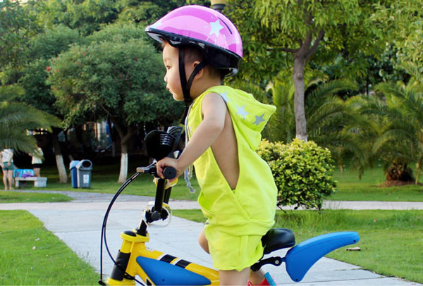 Mũ bảo hiểm cho trẻ em 2 tuổi đẹp và đảm bảo an toàn