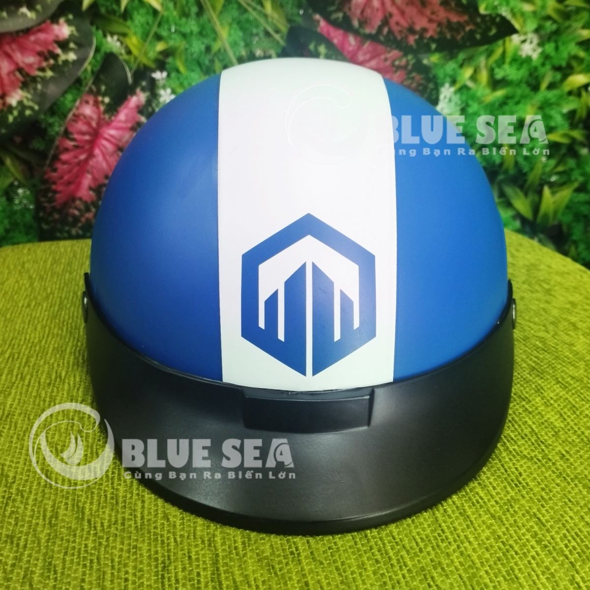 Cách chọn màu sắc thiết kế in logo trên nón bảo hiểm sao cho hấp dẫn nhất?