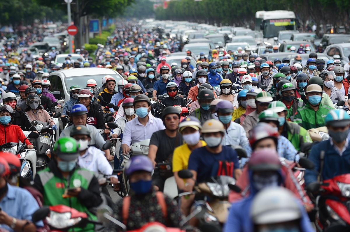 Mũ bảo hiểm có giúp tránh bị tổn thương ở đầu khi tai nạn không ?