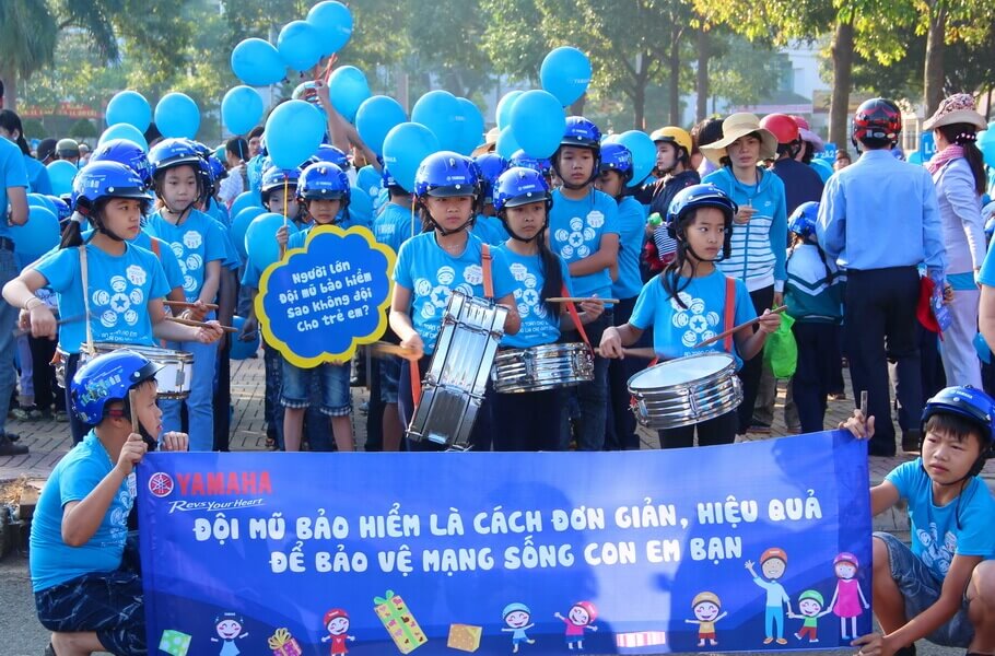 Tại sao việc buộc đội mũ bảo hiểm lại trở thành quy định?