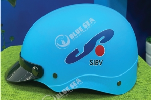 Vì sao mũ có kính chống tia UV quan trọng đối với người chạy xe ban trưa?