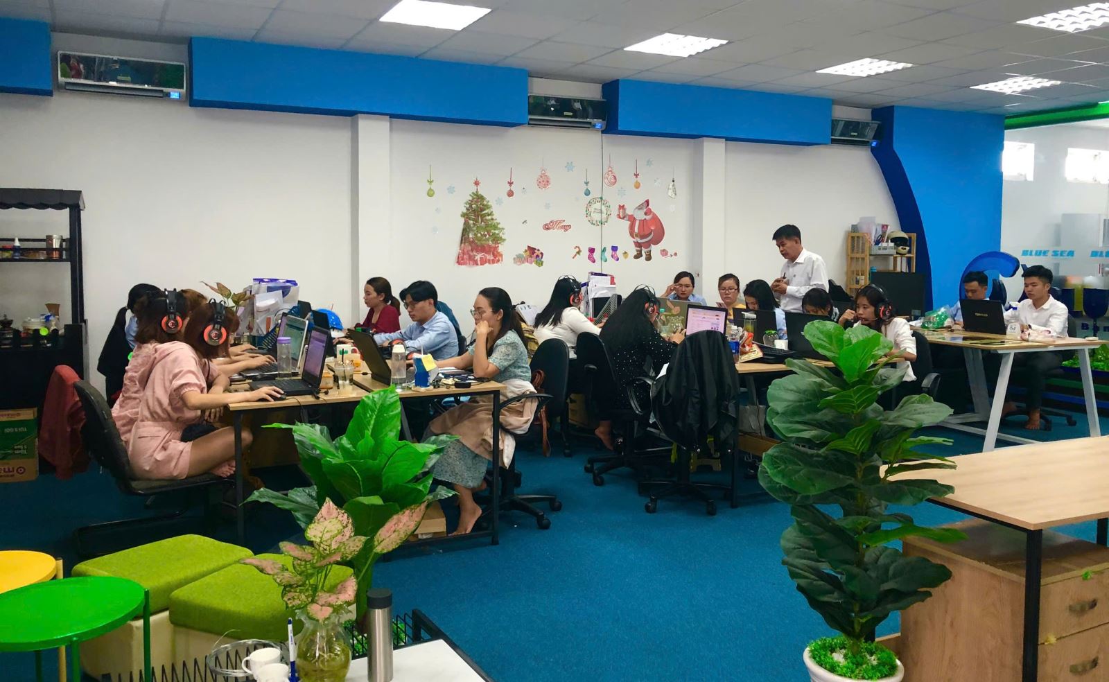 Hình ảnh nhân viên Blue Sea – Sức mạnh tạo nên thương hiệu